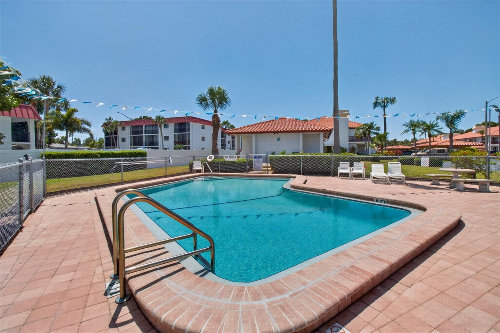 VILLAGE ON LAKE SEMINOLE CONDO THE - Residential