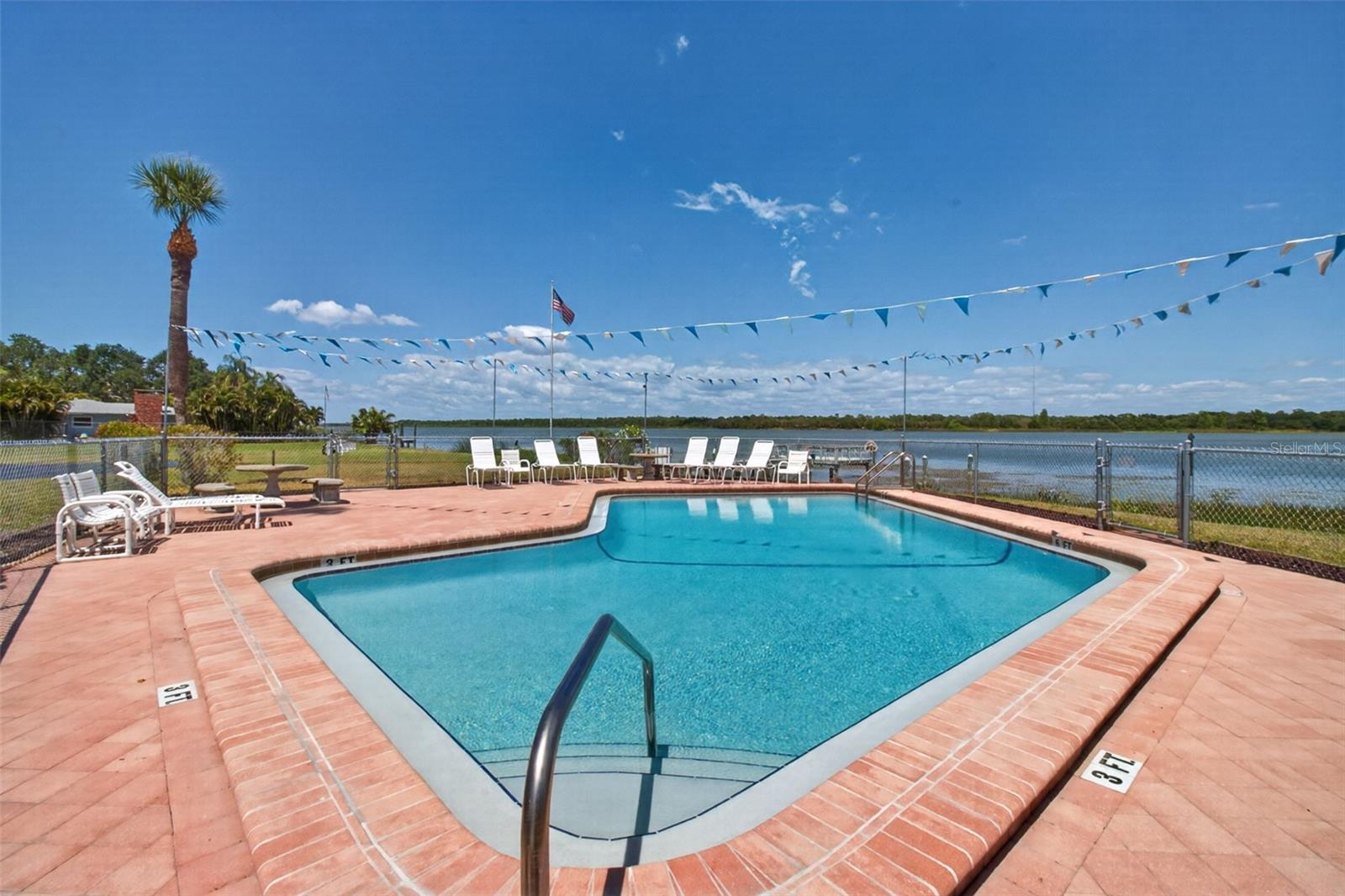 VILLAGE ON LAKE SEMINOLE CONDO THE - Residential
