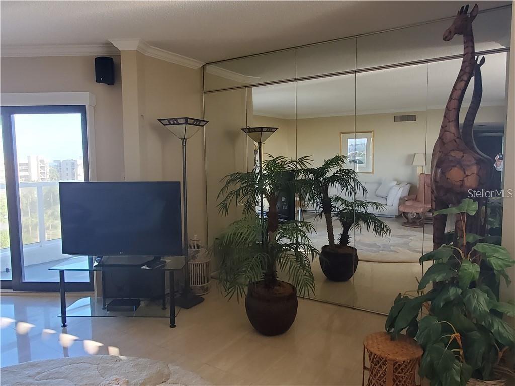 PRIVATEER NORTH - Residential Lease