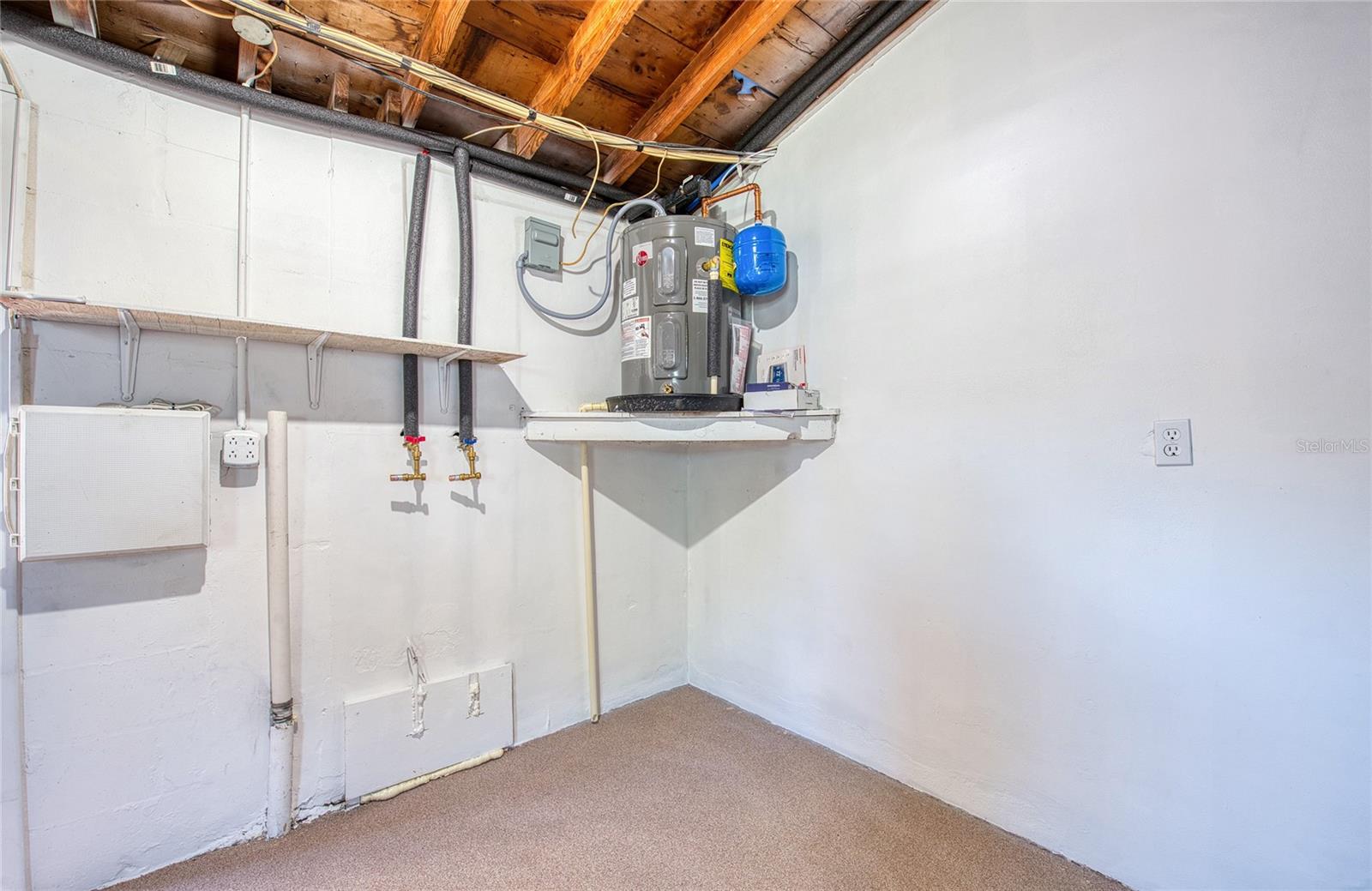 HOLIDAY LAKE ESTATES - Residential