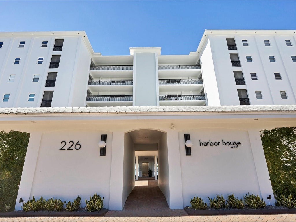 Photo of 226 Golden Gate Point #44, Sarasota, FL 34236 (MLS # A4705271)