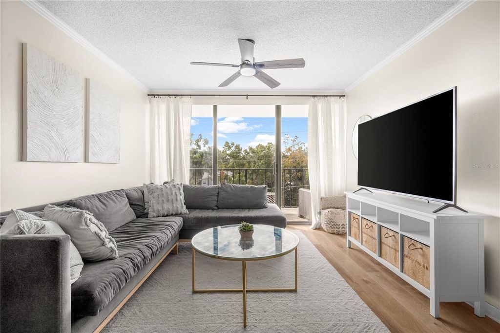 Photo of 3211 W Swann Avenue #408, Tampa, FL 33609 (MLS # V4945519)