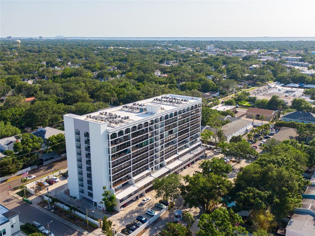 Photo of 3211 W Swann Avenue #408, Tampa, FL 33609 (MLS # V4945519)