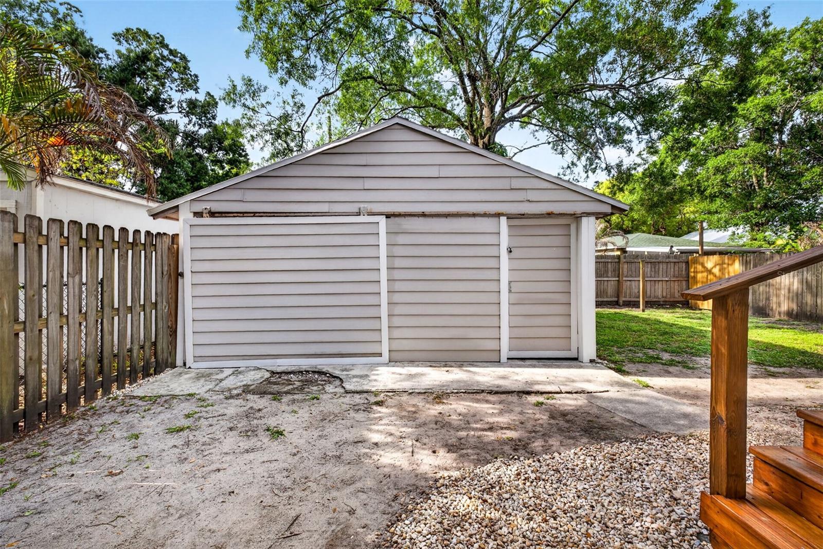 MEADOWBROOK - Residential