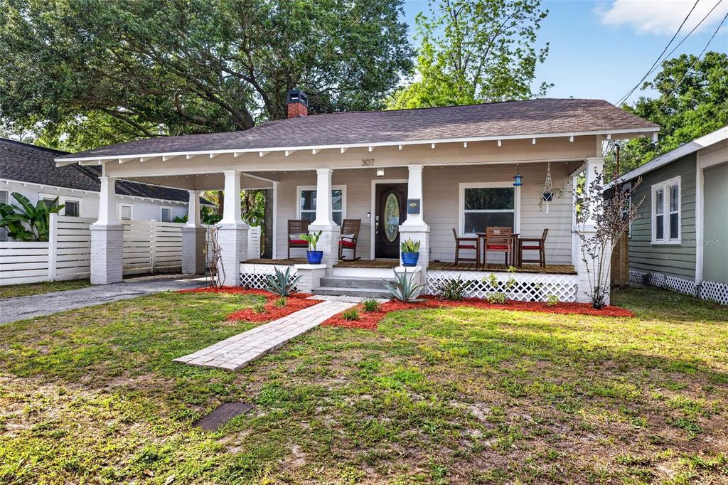 Photo of 307 W Chelsea Street, Tampa, FL 33603 (MLS # TB8505890)