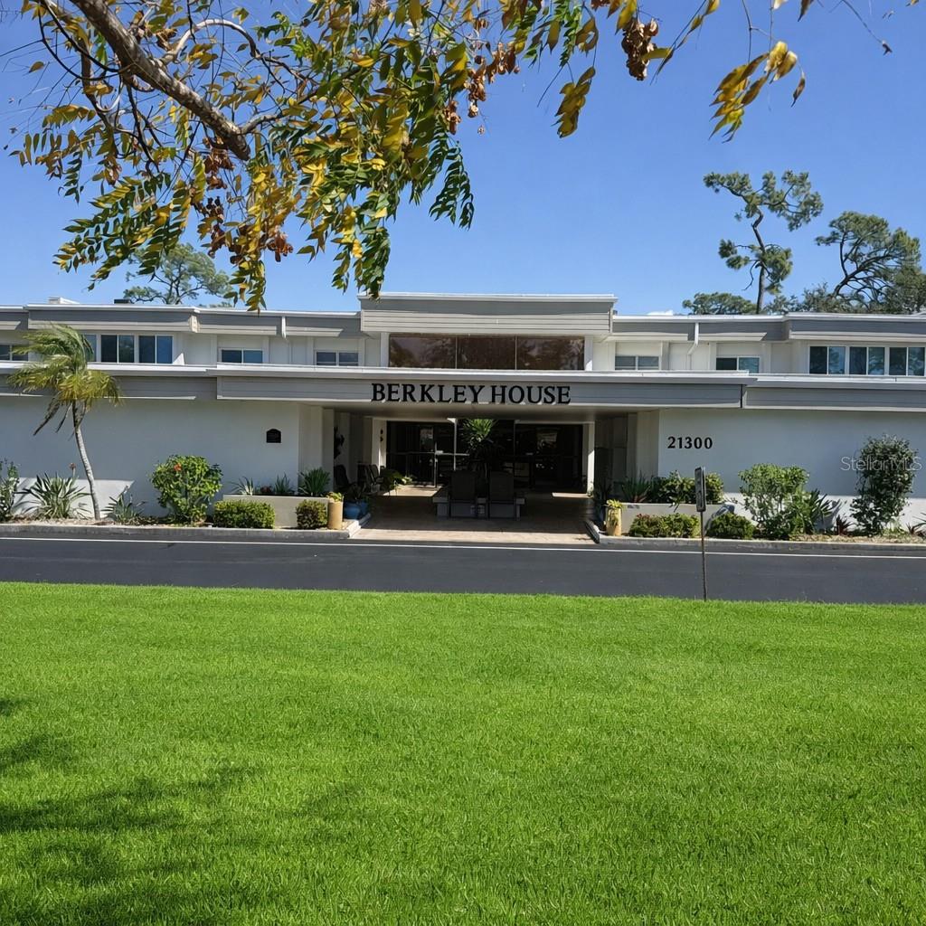 BERKLEY HOUSE - Residential