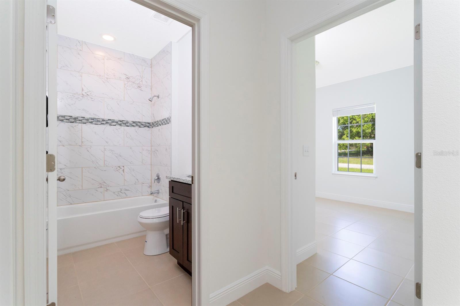 MARION OAKS UN 06 - Residential Lease