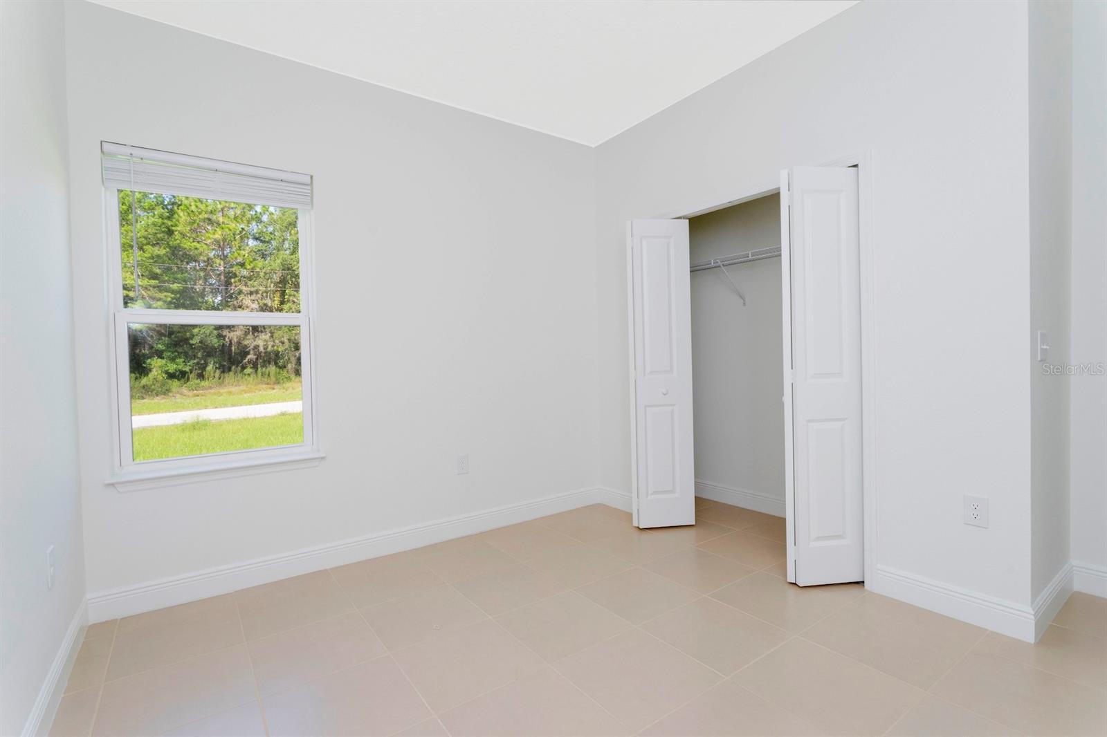 MARION OAKS UN 06 - Residential Lease