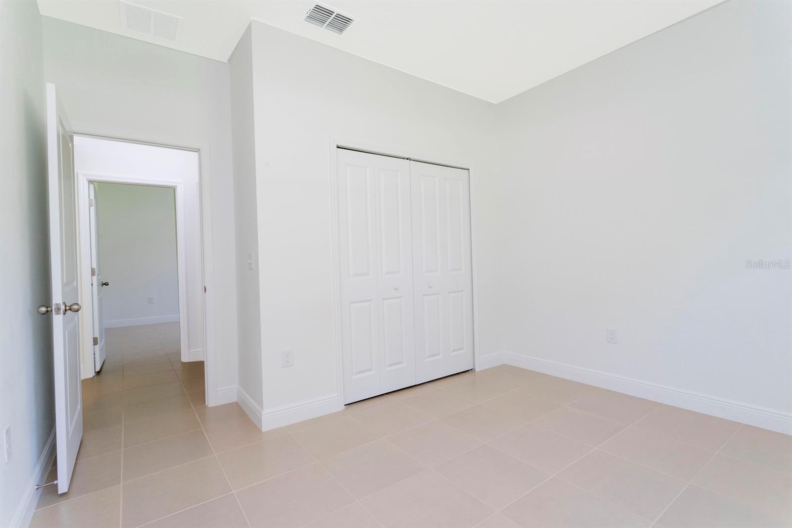 MARION OAKS UN 06 - Residential Lease