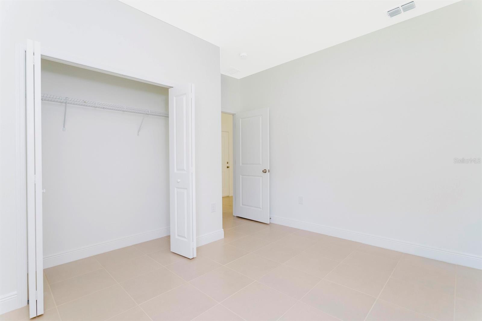 MARION OAKS UN 06 - Residential Lease