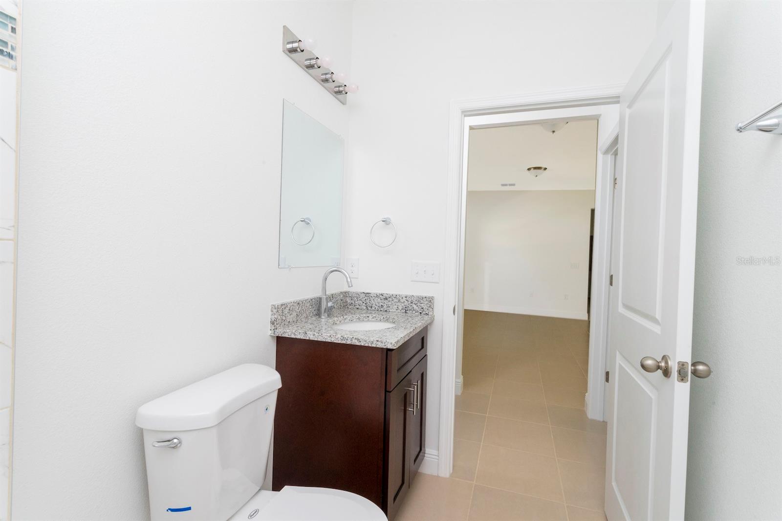 MARION OAKS UN 06 - Residential Lease