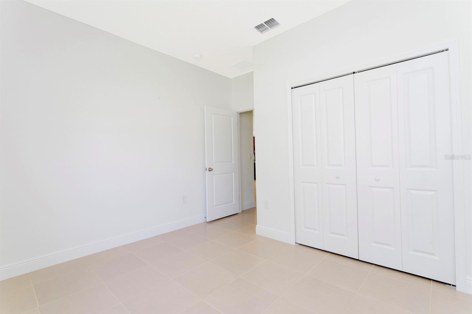 MARION OAKS UN 06 - Residential Lease