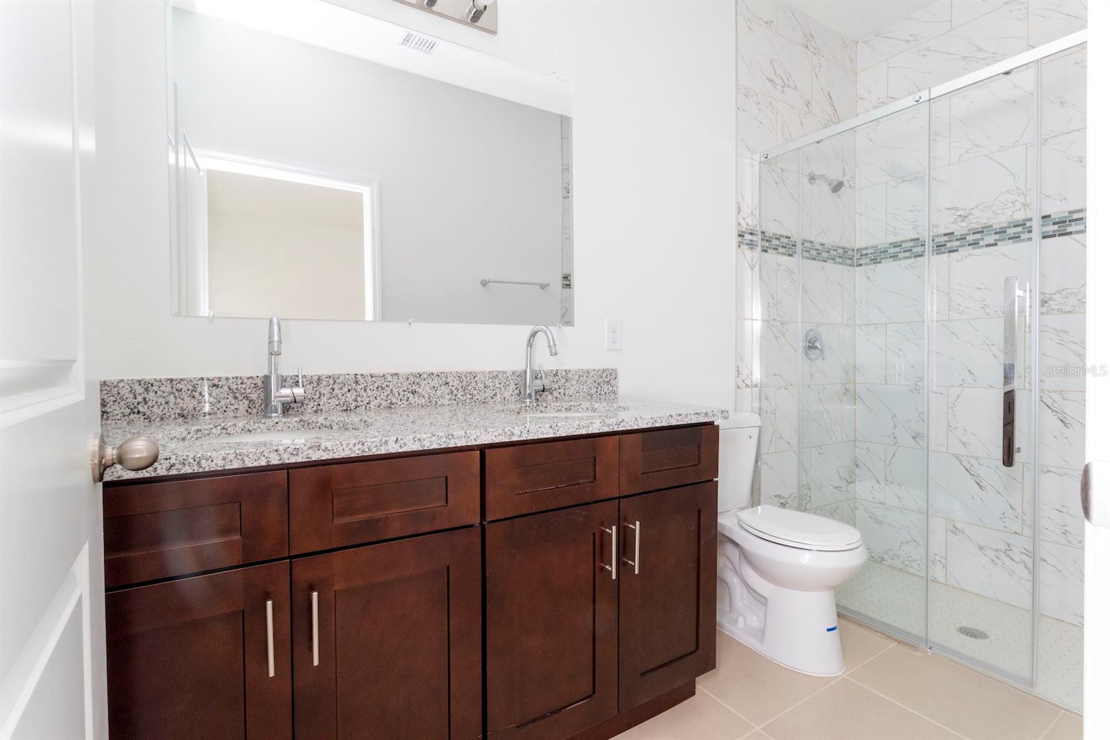 MARION OAKS UN 06 - Residential Lease