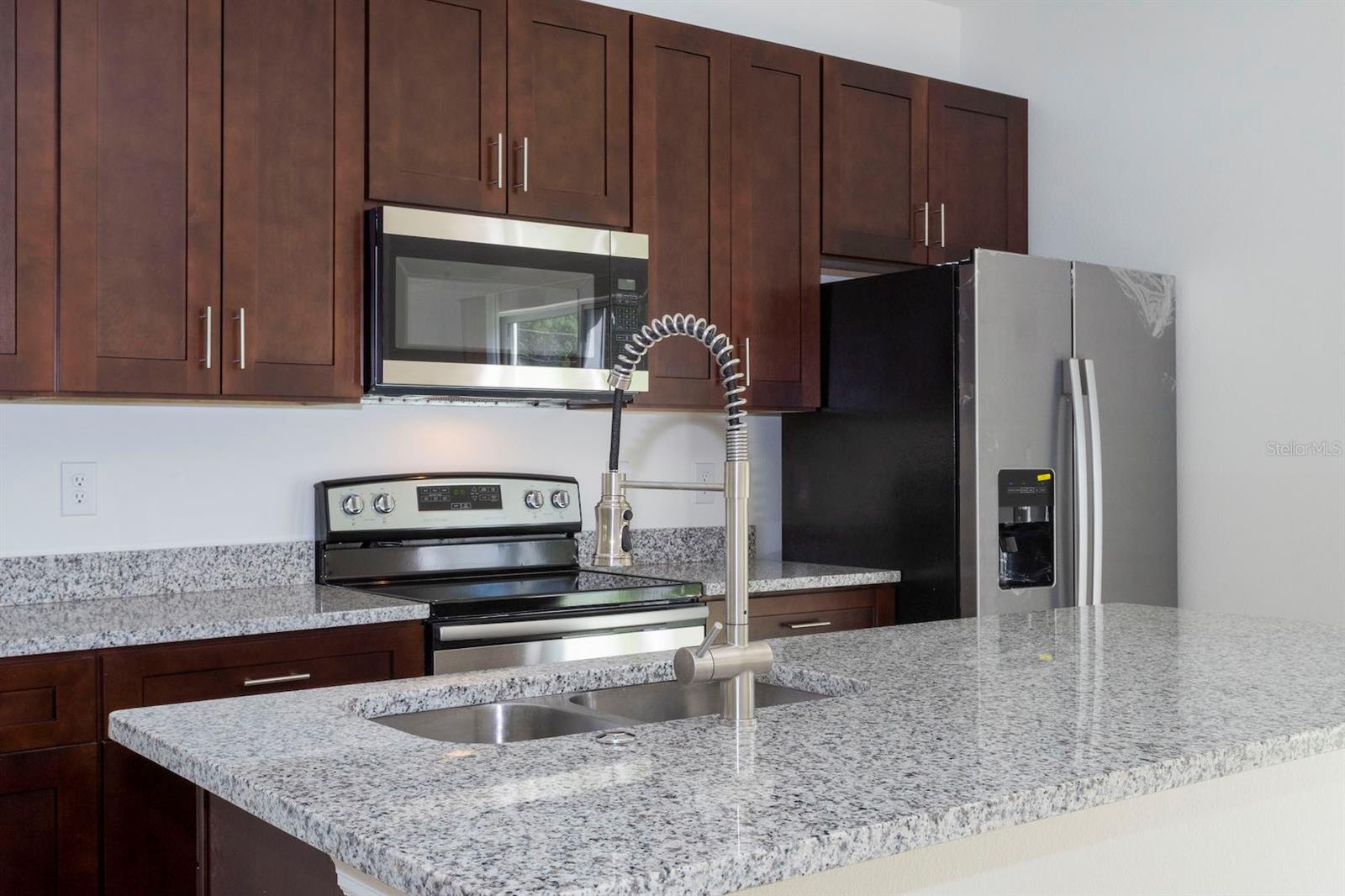 MARION OAKS UN 06 - Residential Lease