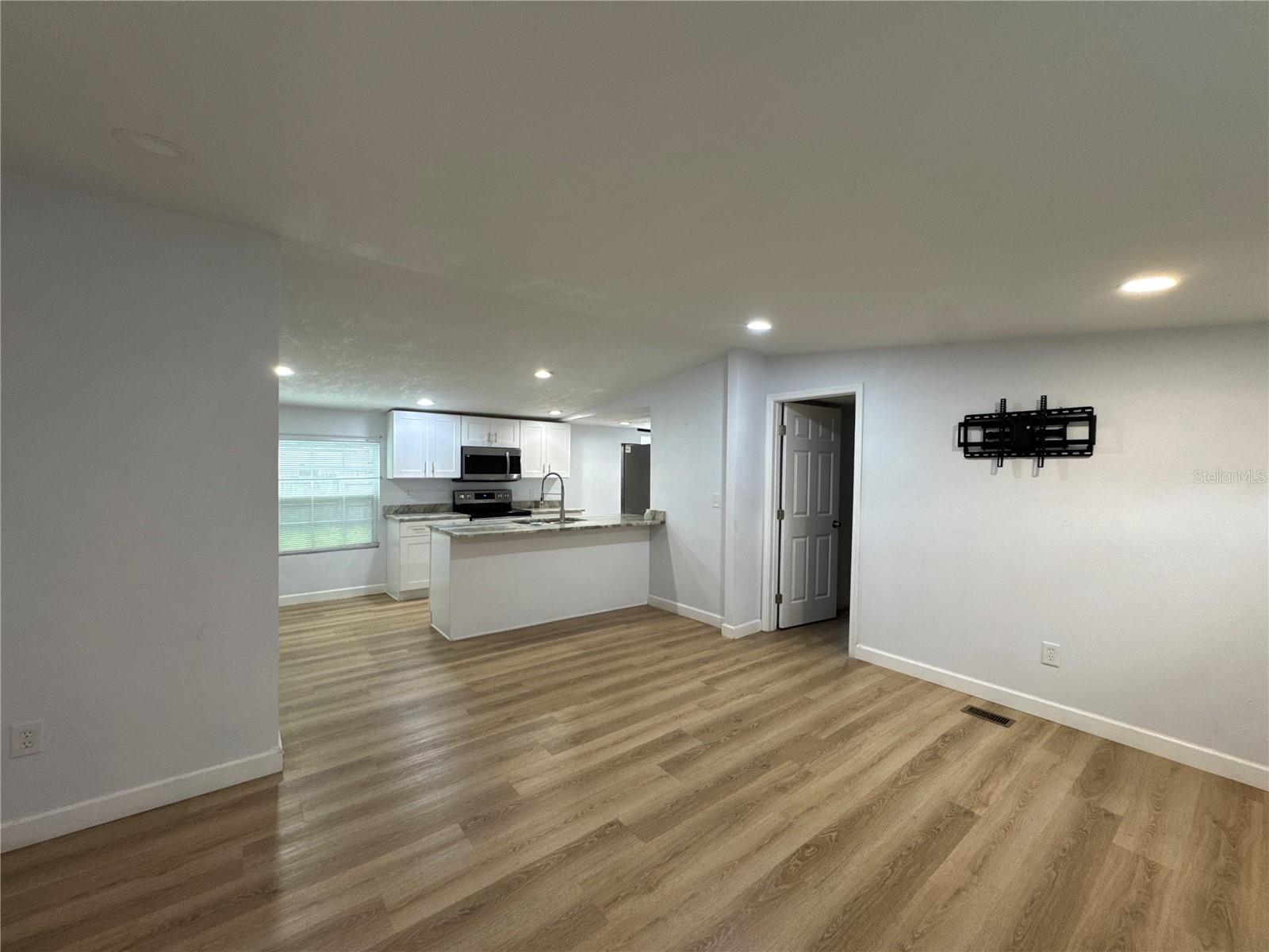 4760 LAKE ONTARIO DRIVE