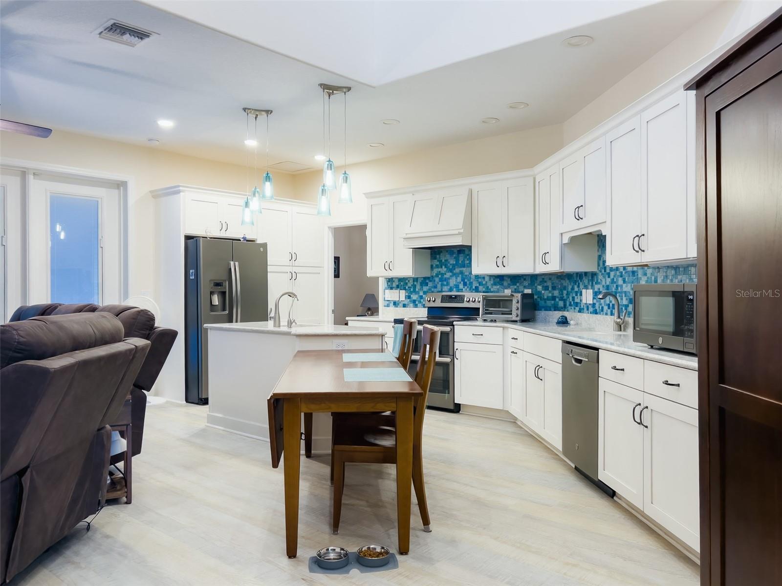 CONSIGNY PLACE SUB - Residential