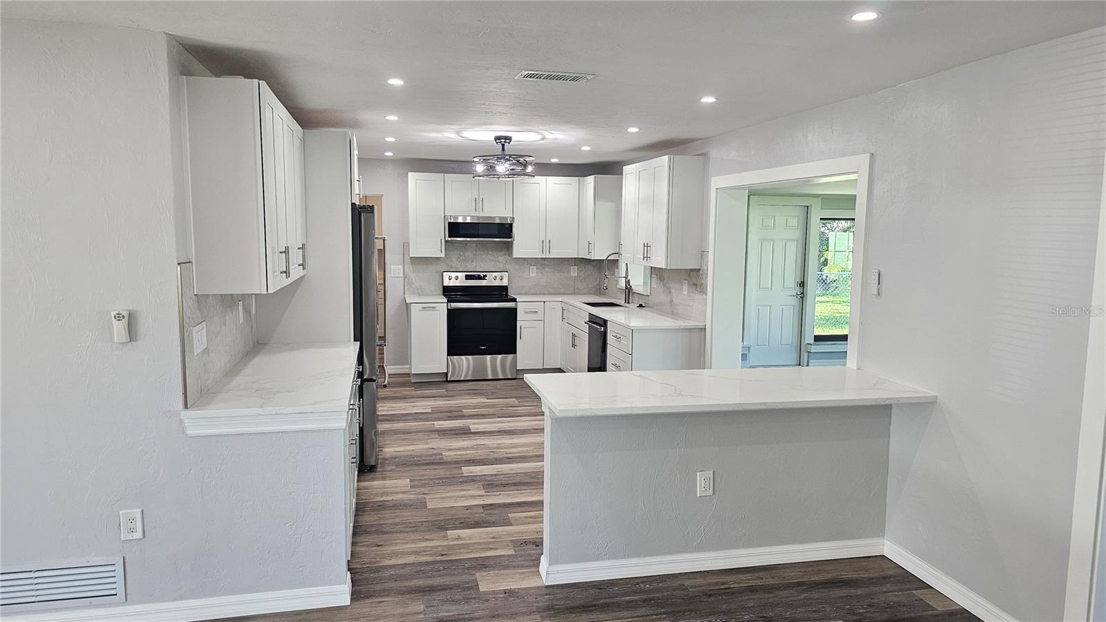 FRST LAKES COUNTRY CLUB ESTATES - Residential