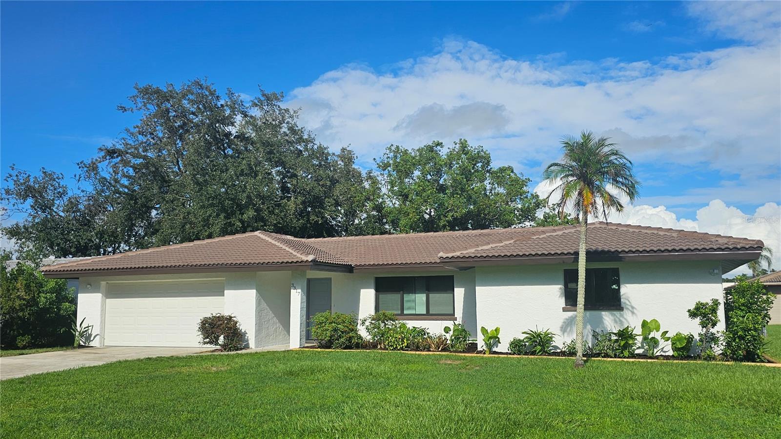 REMODELED SPACIOUS OPEN FLOOR PLAN IN FOREST LAKES COUNTRY CLUB HOME. THIS CLASSIC FEATURES A NEW KITCHEN WITH
A TON OF SHAKER CABINETS AND QUARTZ COUNTER TOPS. ALL NEW STAINLESS APPLIANCES INCLUDING A KITCHENAIDE FRENCH DRAWER REFRIGERATOR.THE REMODEL INCLUDED NEW HURRICANE RATED WINDOWS THROUGHOUT AND A NEW BARREL TILE ROOF. THE INTERIOR IS FRESHLY PAINTED AND HAS ALL NEW DOORS. THE FLOORS FEATURE A MODERN WOODLIKE LAMINATE WHICH GIVES THE INTERIOR A WARM COZY FEEL. BATHROOMS WERE UPDATED WITHOUT NEW VANITIES SHOWER TILE AND STYLISH ARMITAGE AQUA FIXTURES. THE INTERIOR HAS MANY 54" CASA SALERNO CEILING FANS. HUGE FAMILY ROOM WITH FIVE PICTURES WINDOWS OVER LOOKING A SHADY BACKYARD BRINGS A TOUCH OF NATURE INSIDE.THIS EKEGANT HOME ALSO FEATURES A NEW TANKLESS HOT WATER HEATER, NEW LANDSCAPING BEDS, MYRAID OF CLOSET SPACE AND FRESHLY PAINTED EXTERIOR. THE ONLY THING MISSING IS YOU AND YOUR FRUNITURE!!