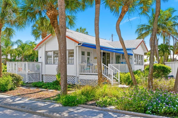 106 14TH AVE, ST PETE BEACH, FL 33706 - Image dfb75377ab2b32ff87ad42e455e94cef/2252430809