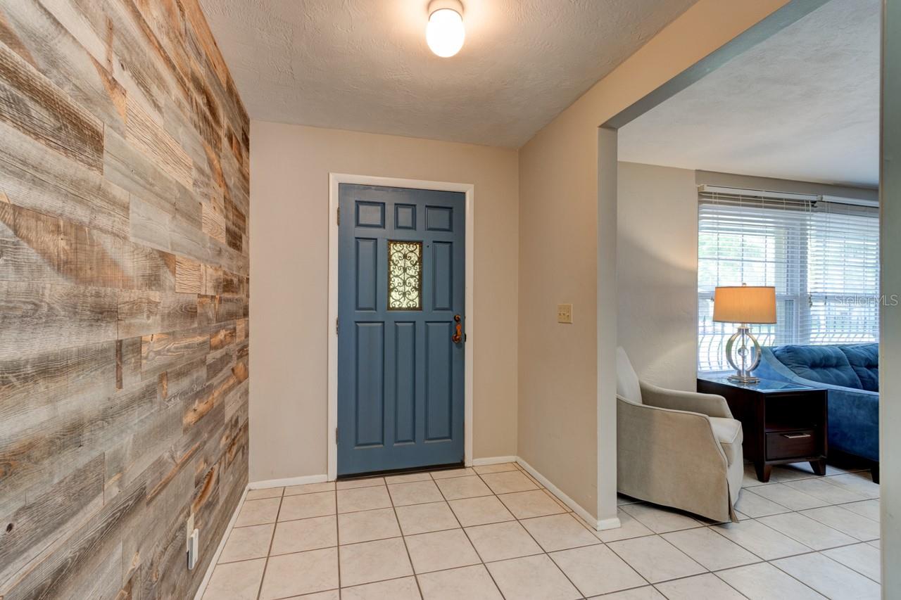 897 LINDENWOOD CIRCLE N