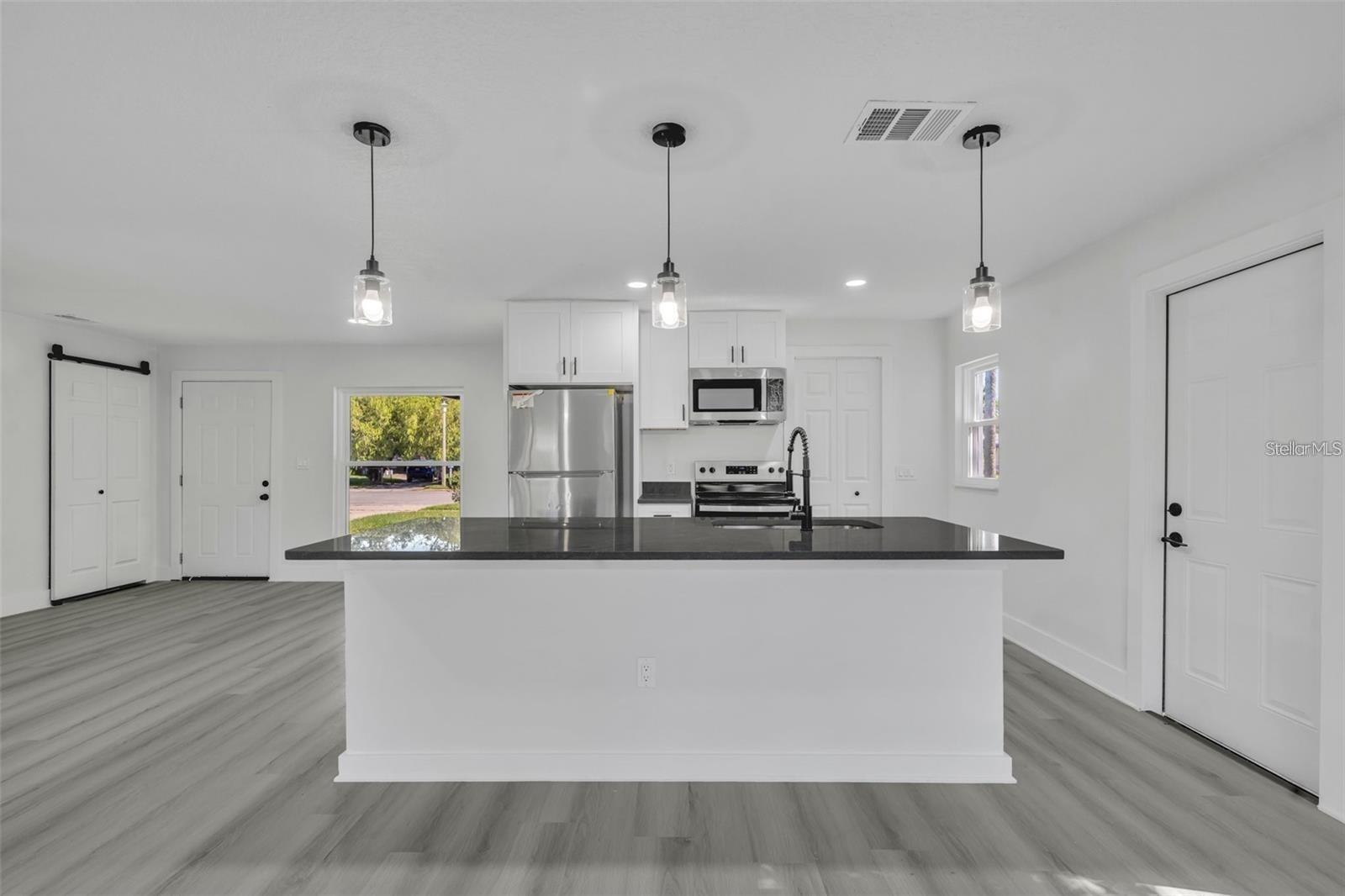 CEDAR POINT - Residential Lease