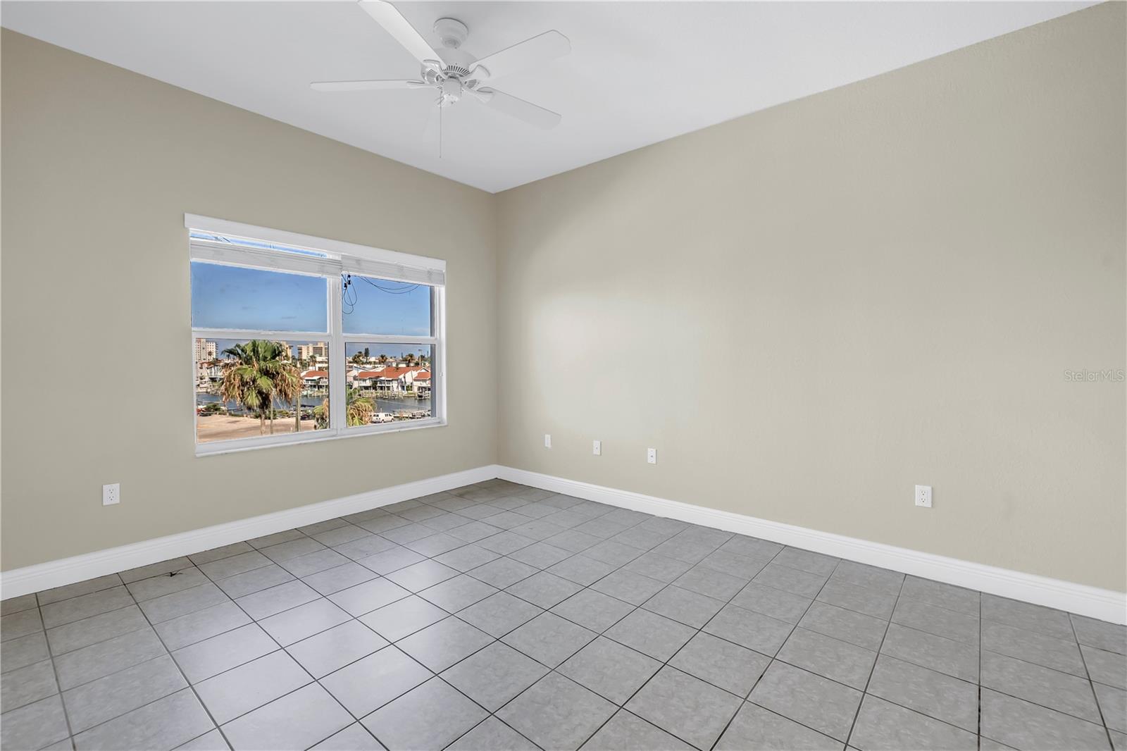 SNUG HARBOUR CONDO - Residential