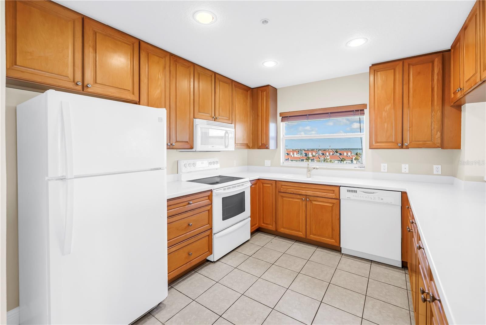 SNUG HARBOUR CONDO - Residential