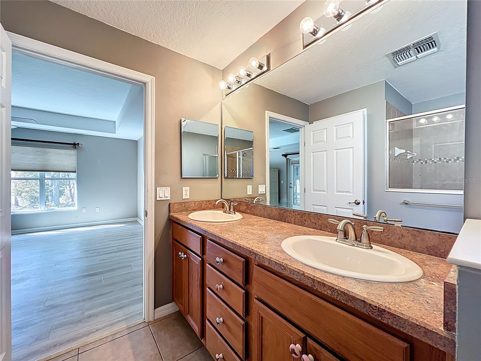 LEESBURG ARLINGTON RIDGE PH 1-B - Residential