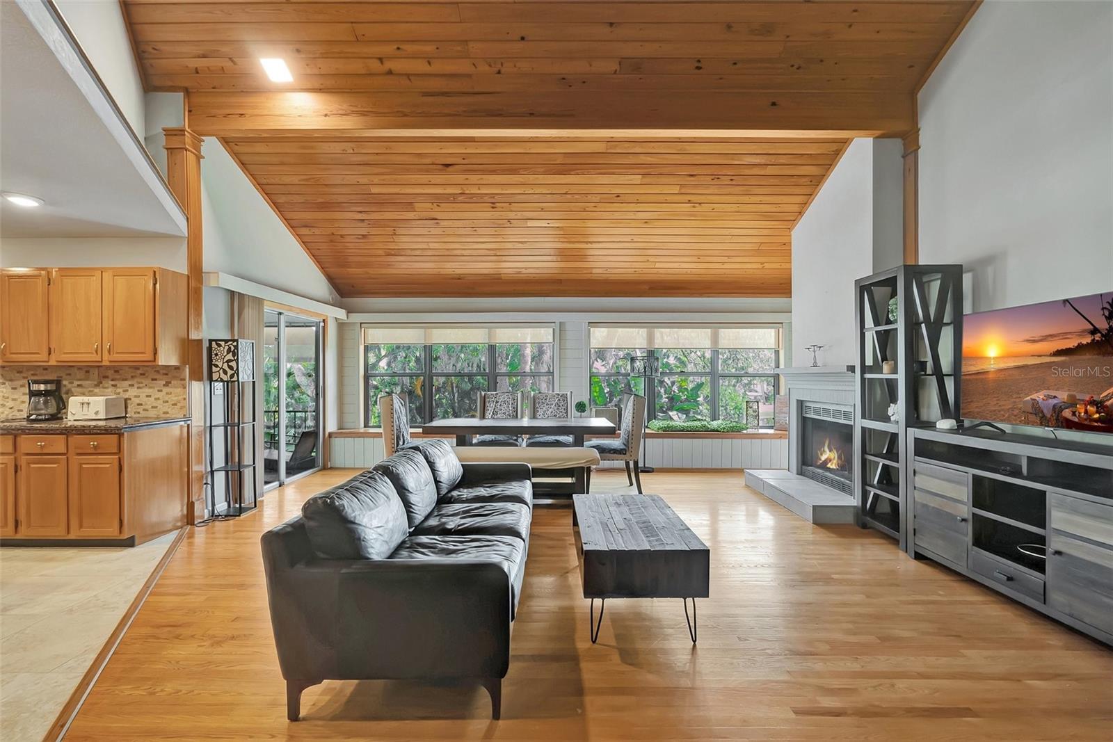 9503 ALICE LANE