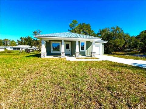 A home in LAKE WALES