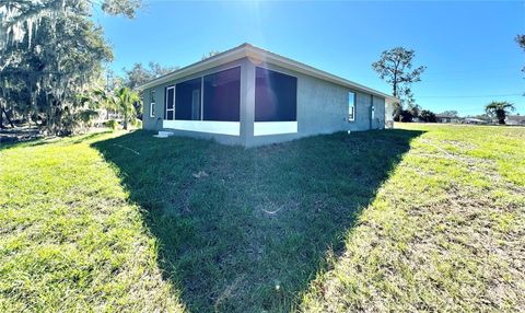 A home in LAKE WALES