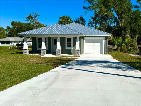 A home in LAKE WALES