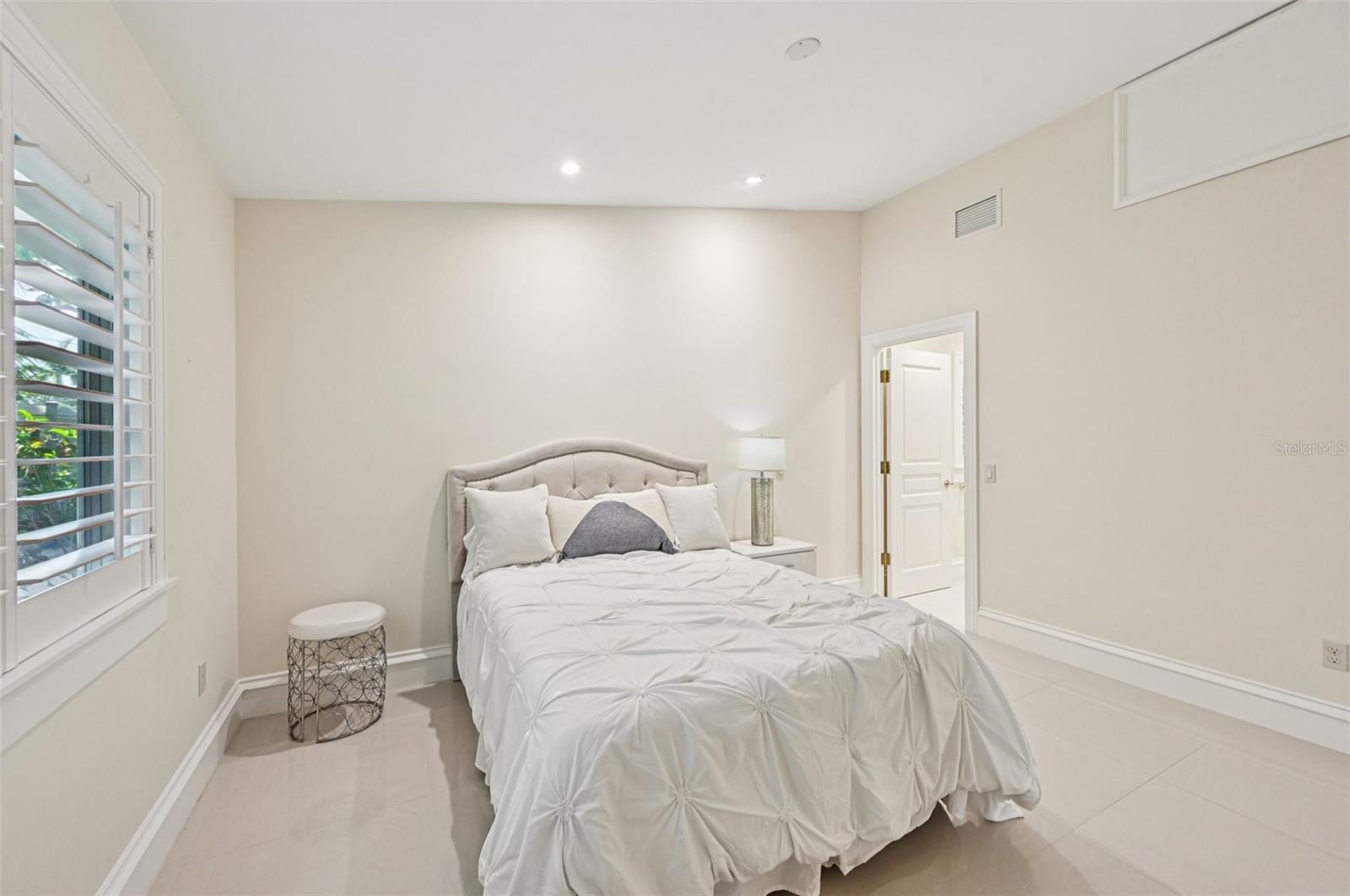 LIDO C - Residential Lease