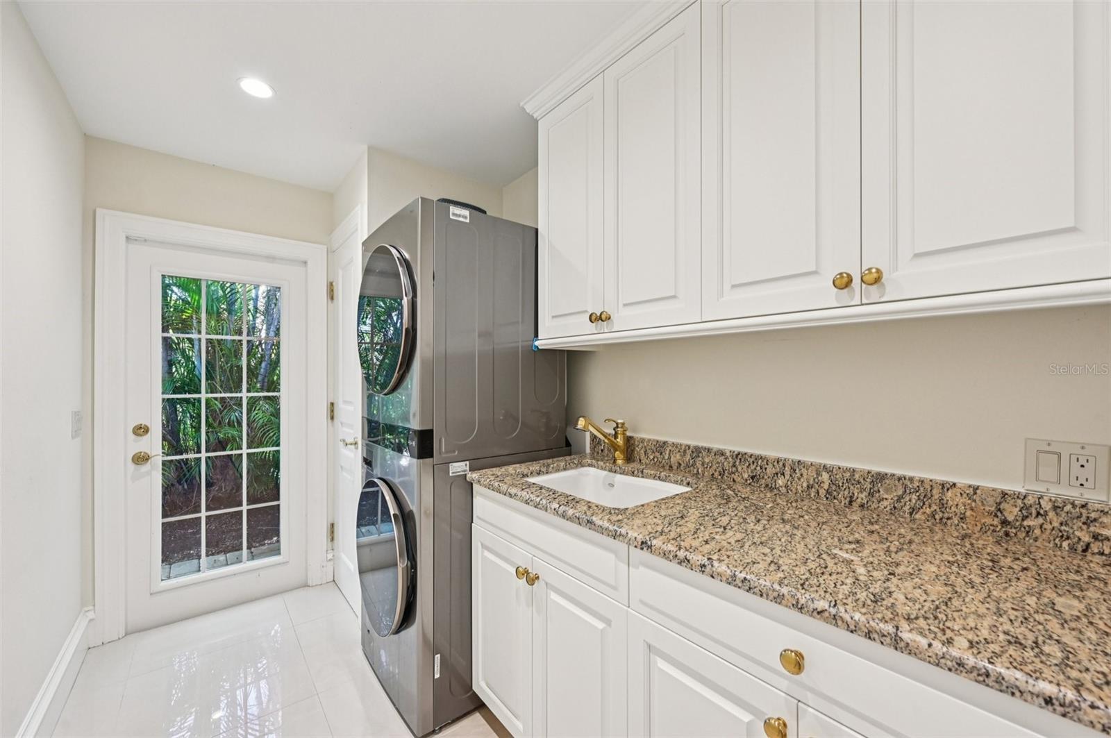 LIDO C - Residential Lease