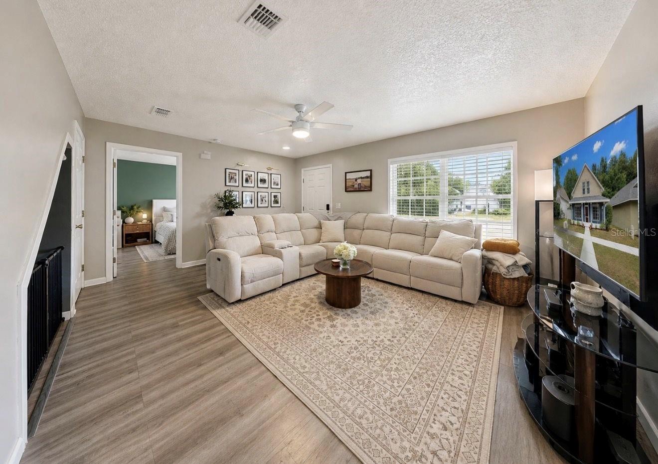 SUMMERVIEW OAKS SUB - Residential