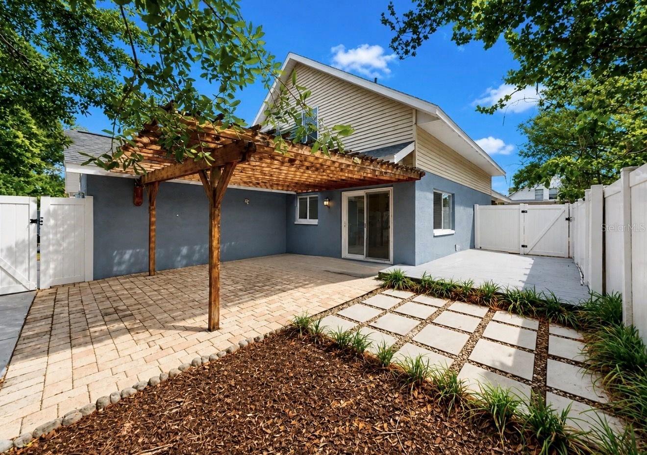 SUMMERVIEW OAKS SUB - Residential