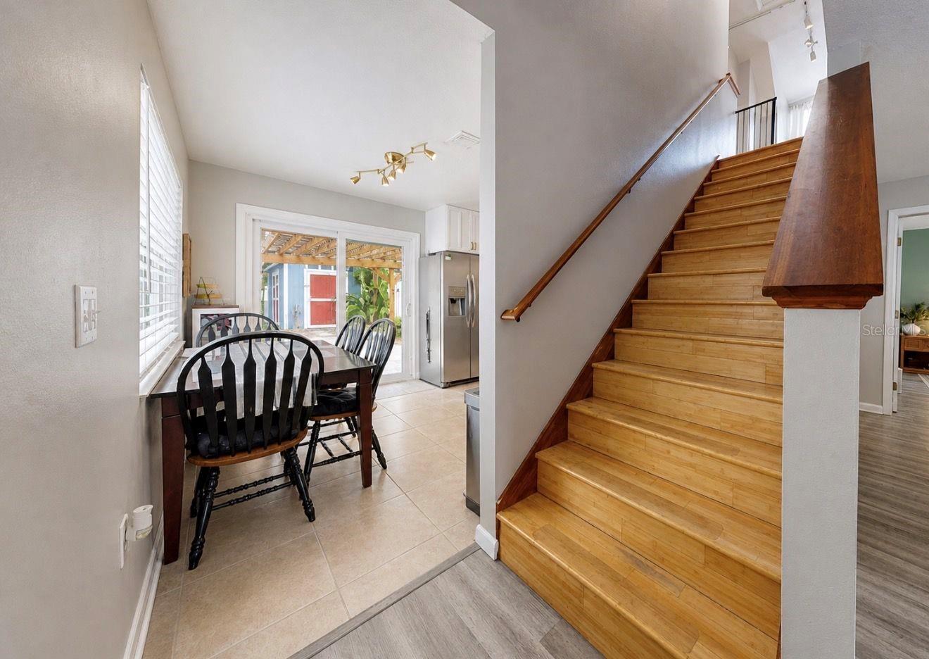SUMMERVIEW OAKS SUB - Residential