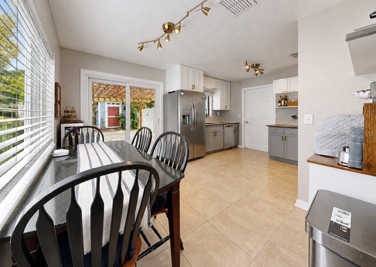 SUMMERVIEW OAKS SUB - Residential