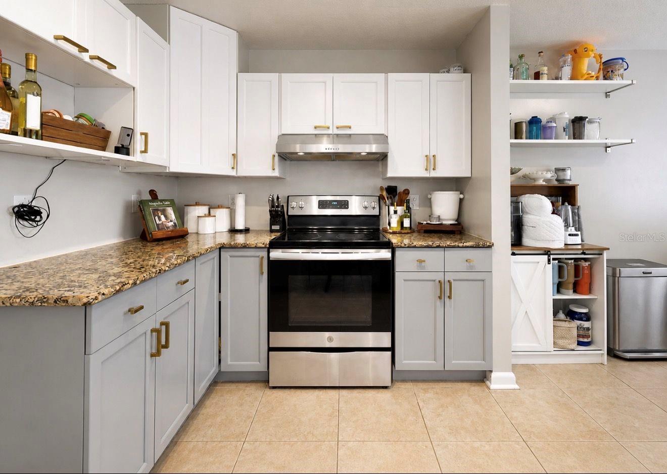 SUMMERVIEW OAKS SUB - Residential