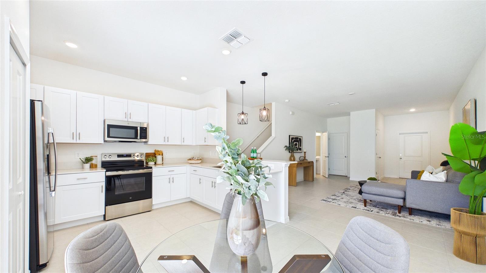 SOUTH SHORE POINTE - Residential