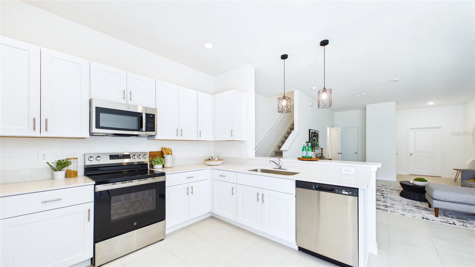 SOUTH SHORE POINTE - Residential