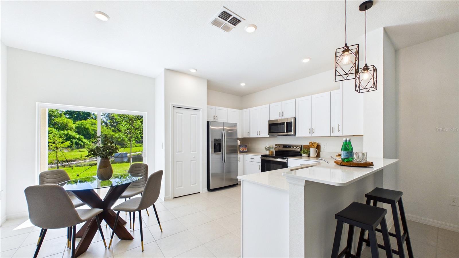 SOUTH SHORE POINTE - Residential