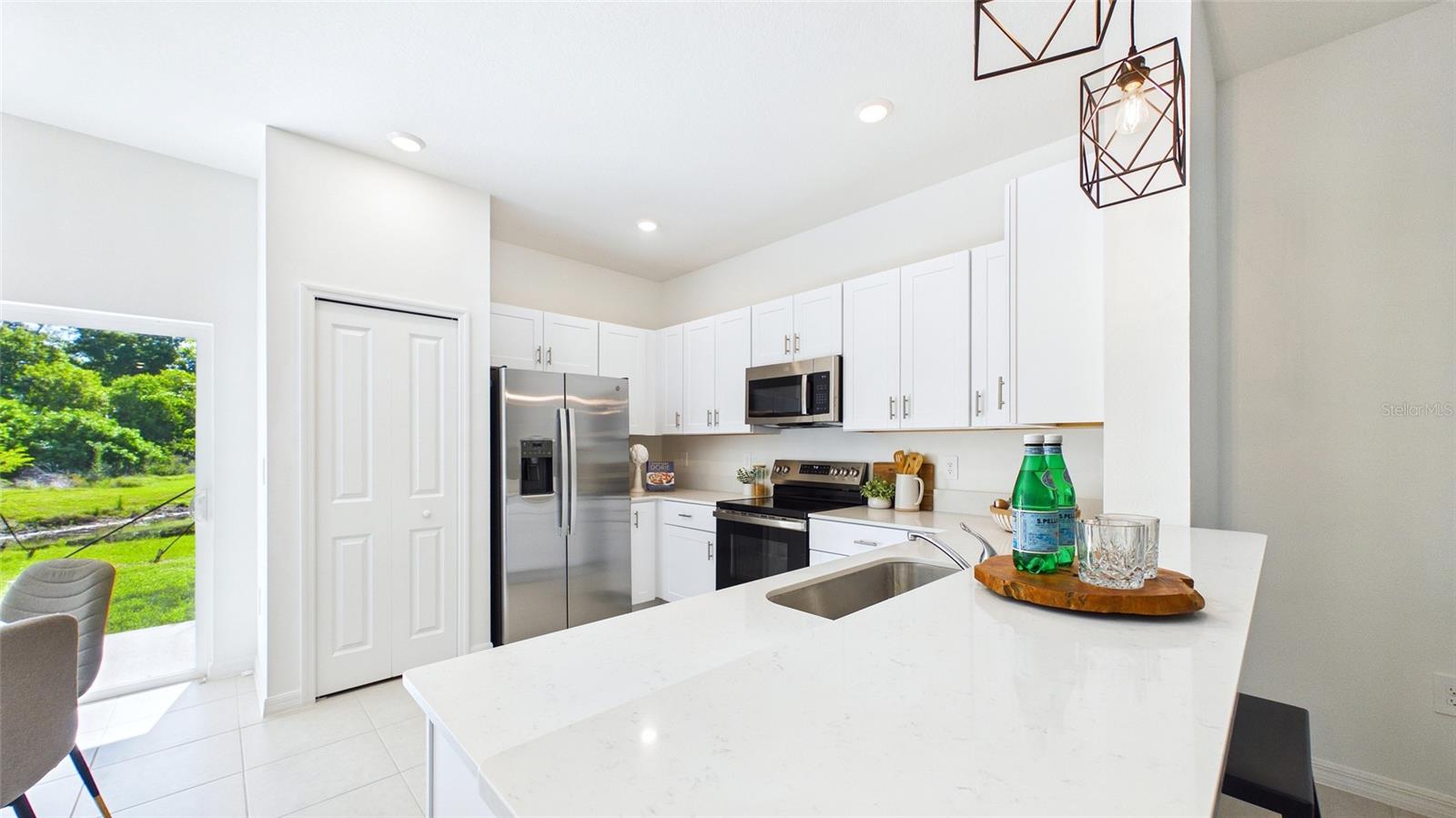 SOUTH SHORE POINTE - Residential