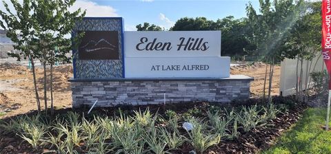 A home in LAKE ALFRED