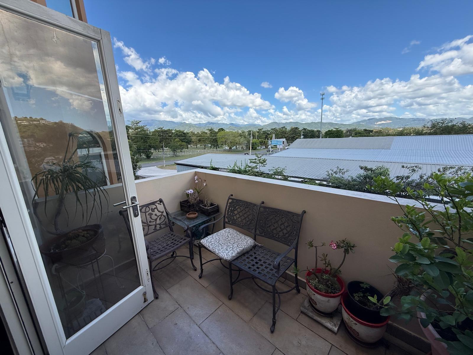 APTO 1202 COND ALBORADA