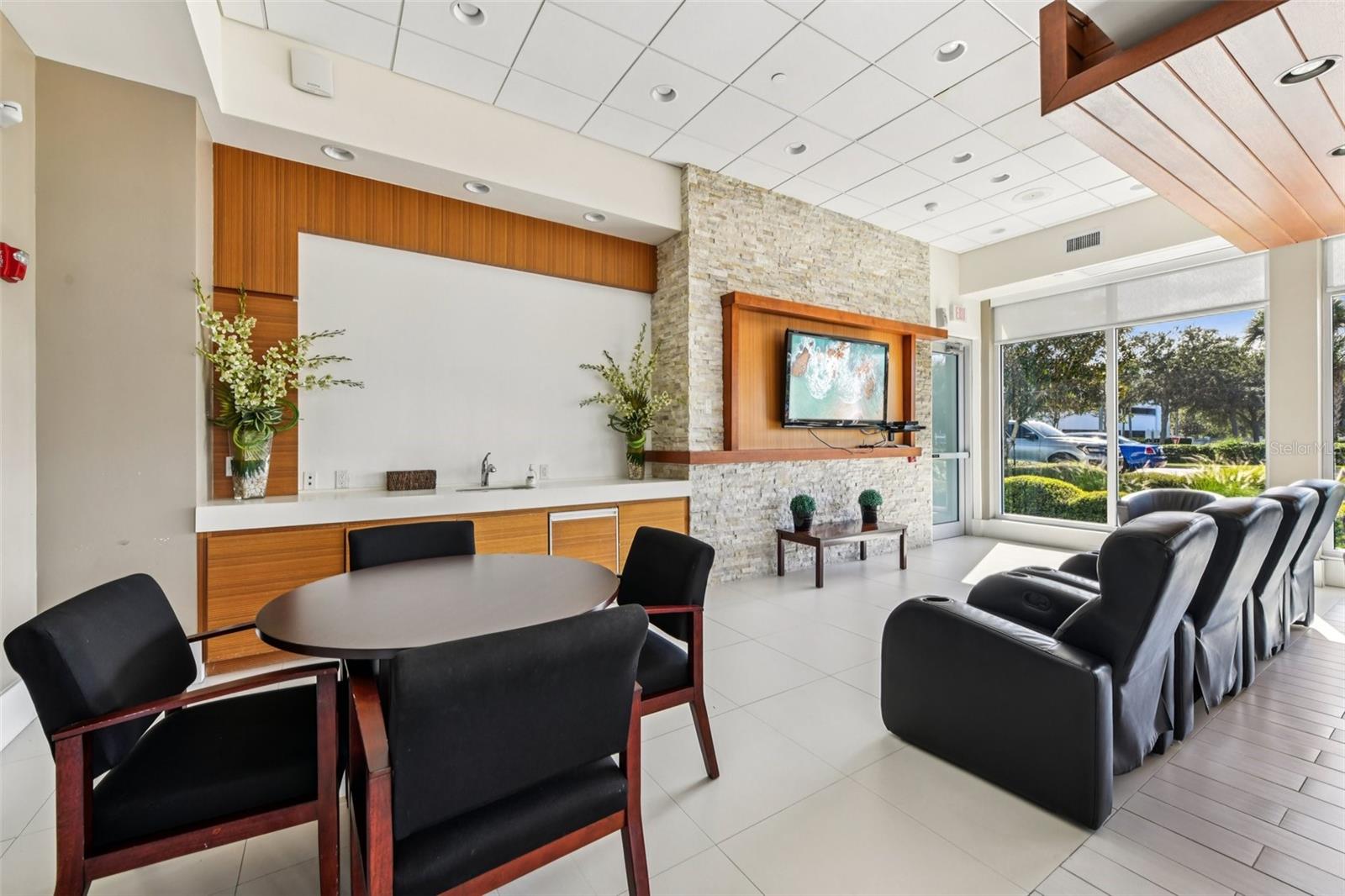 MARINA GRANDE/HALIFAX 01 - Residential