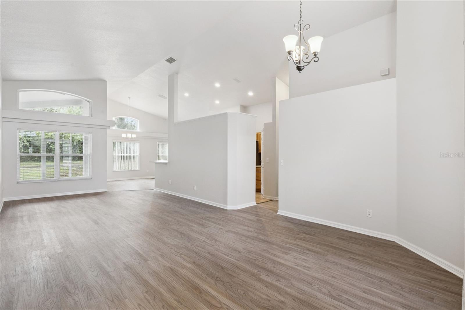 5483 GLEN OAK PLACE
