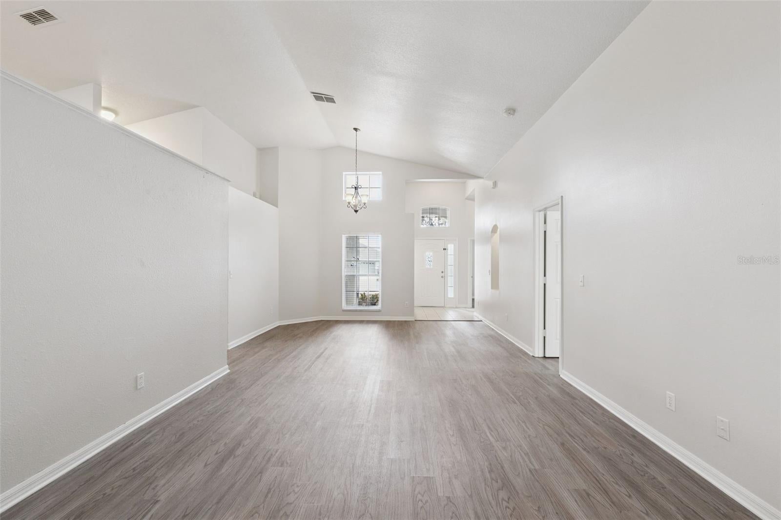 5483 GLEN OAK PLACE