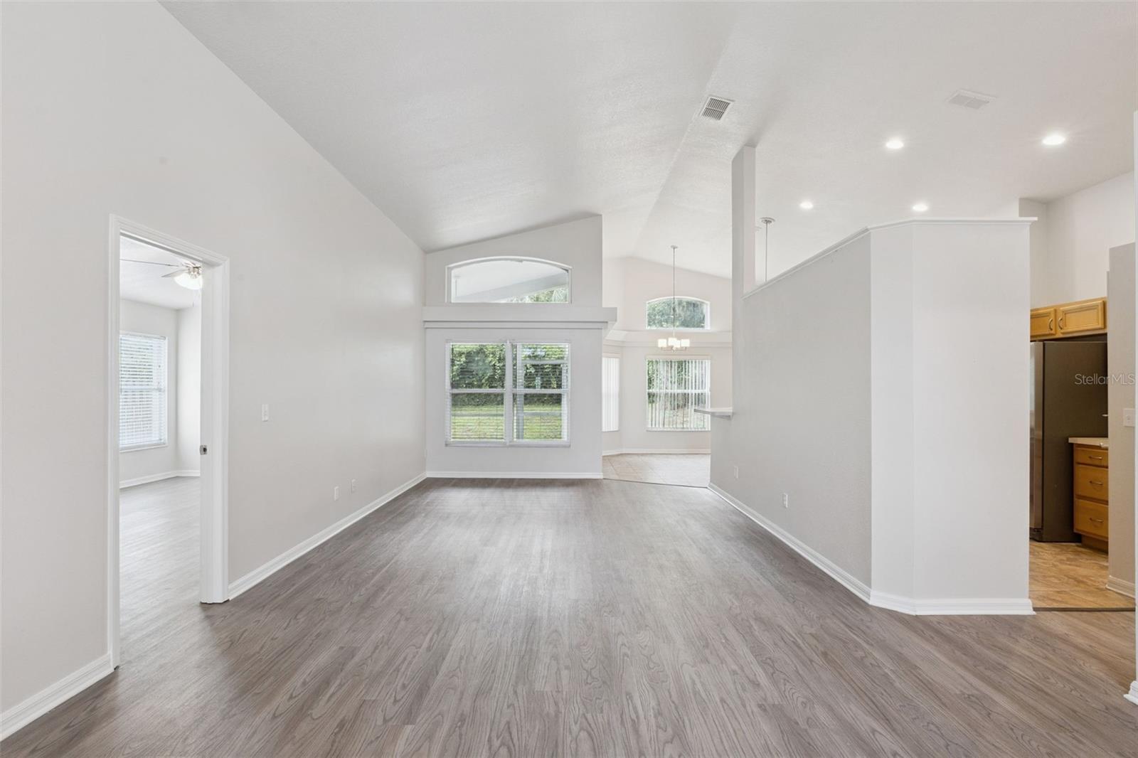 5483 GLEN OAK PLACE