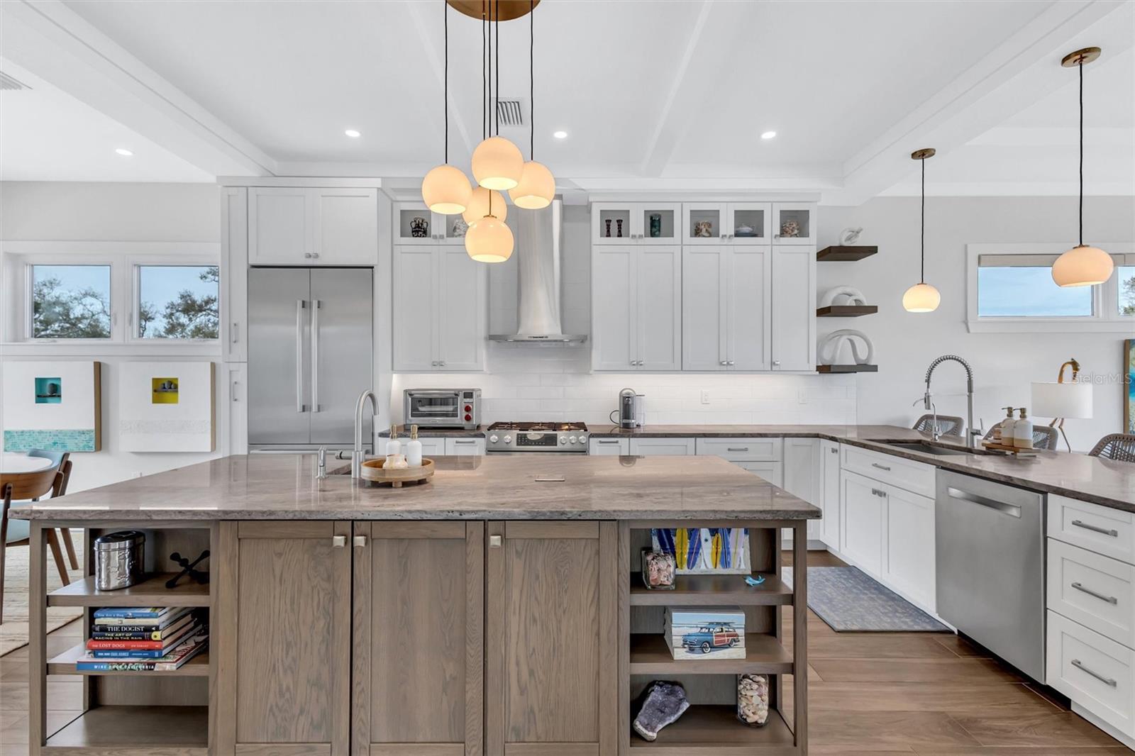 SIESTA BEACH - Residential